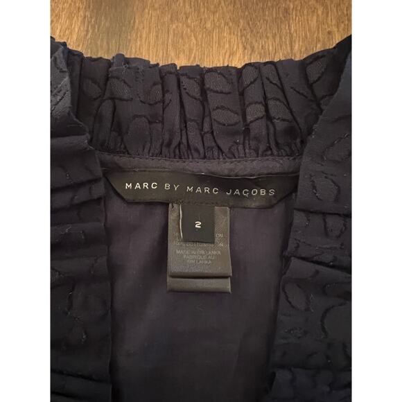 Marc by Marc Jacobs Women's Navy Sleeveless Textured Ruffle Blouse Size 2 - Picture 5 of 9